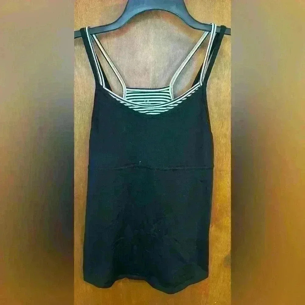 Women’s GapFit tank top